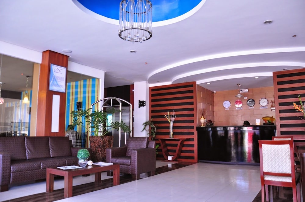 Ninong's Hotel 4/41