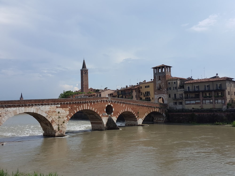 Relais A Ponte Pietra 40/50
