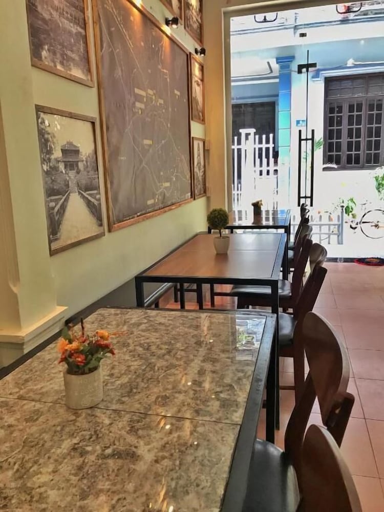 Amy Hostel Hue 59/65