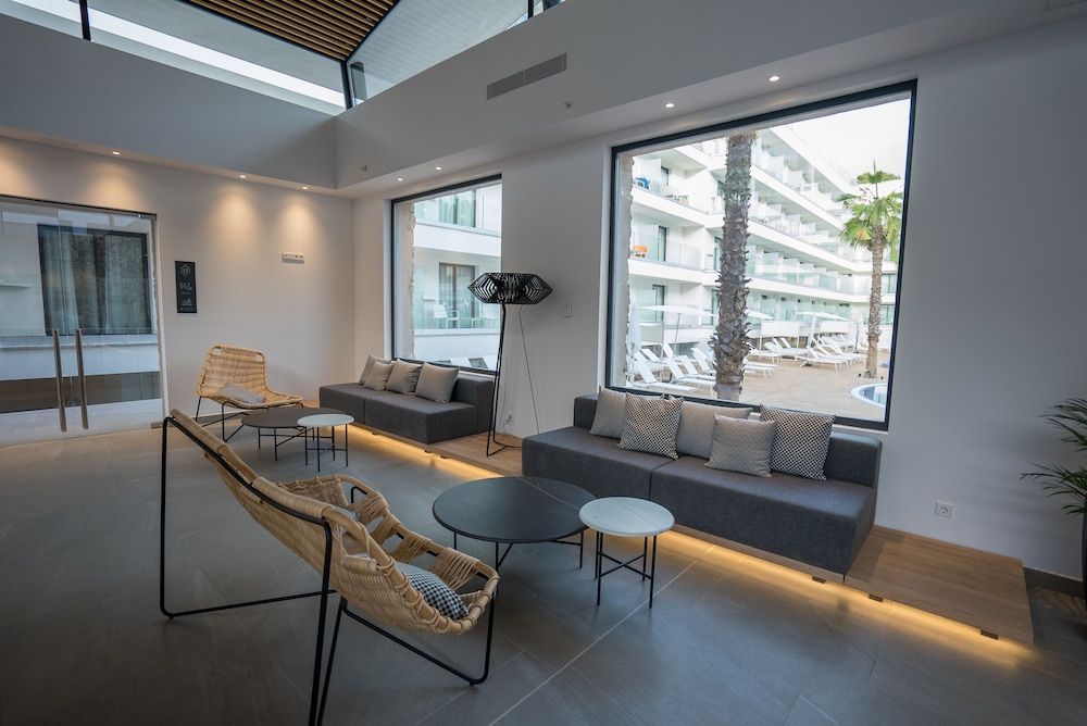 Morlans Suite Hotel Adults Only 33/51