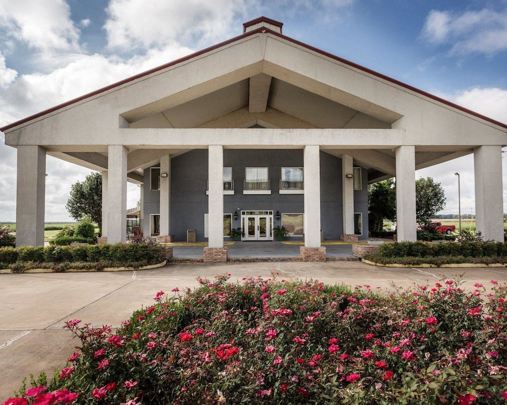 Quality Inn Robinsonville, MS 2/33