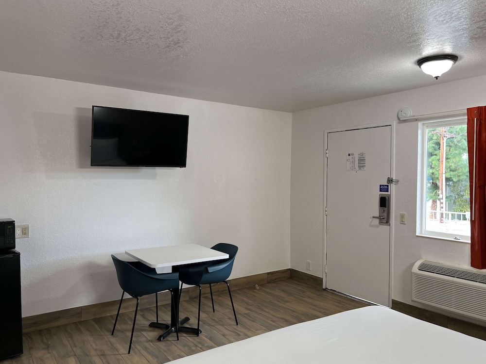 Motel6 Orange, CA - Anaheim 21/33