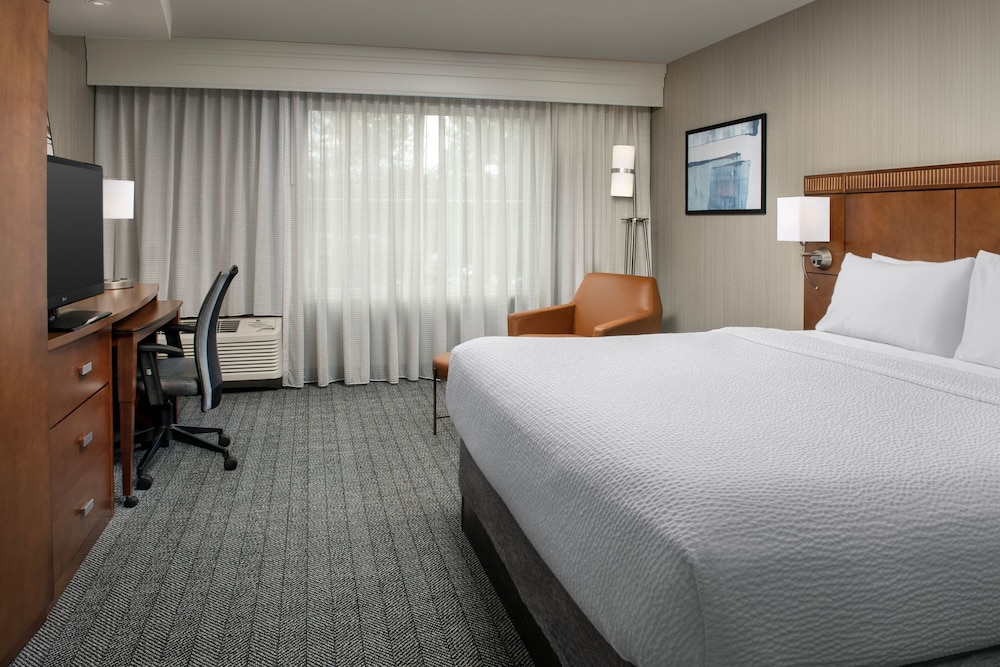 Room at Courtyard Seattle Kirkland, KIRKLAND - WA