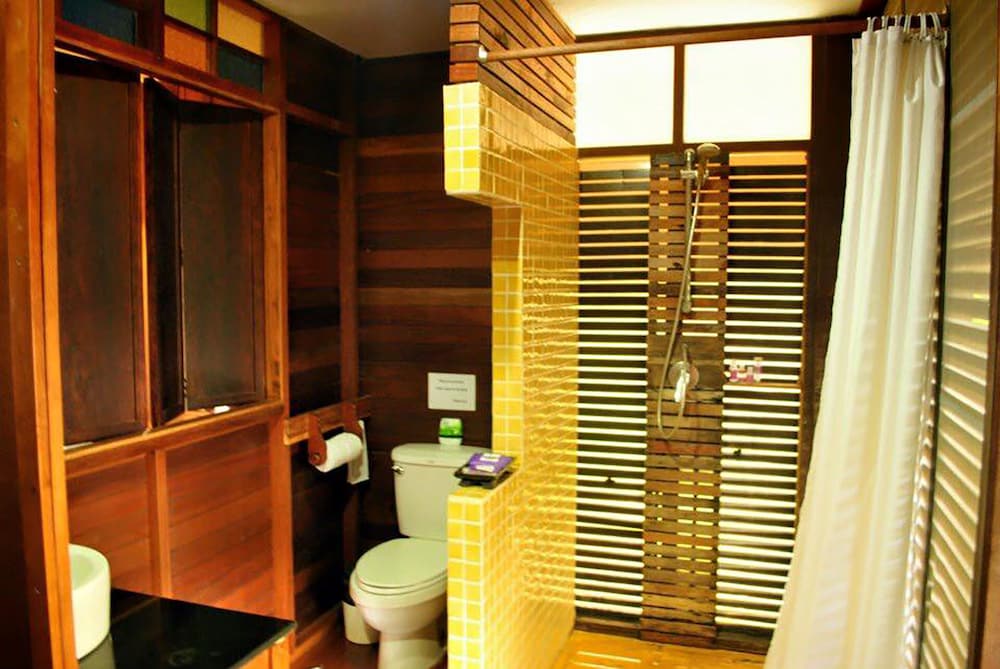 Koh Ngai Thanya Beach Resort 62/65