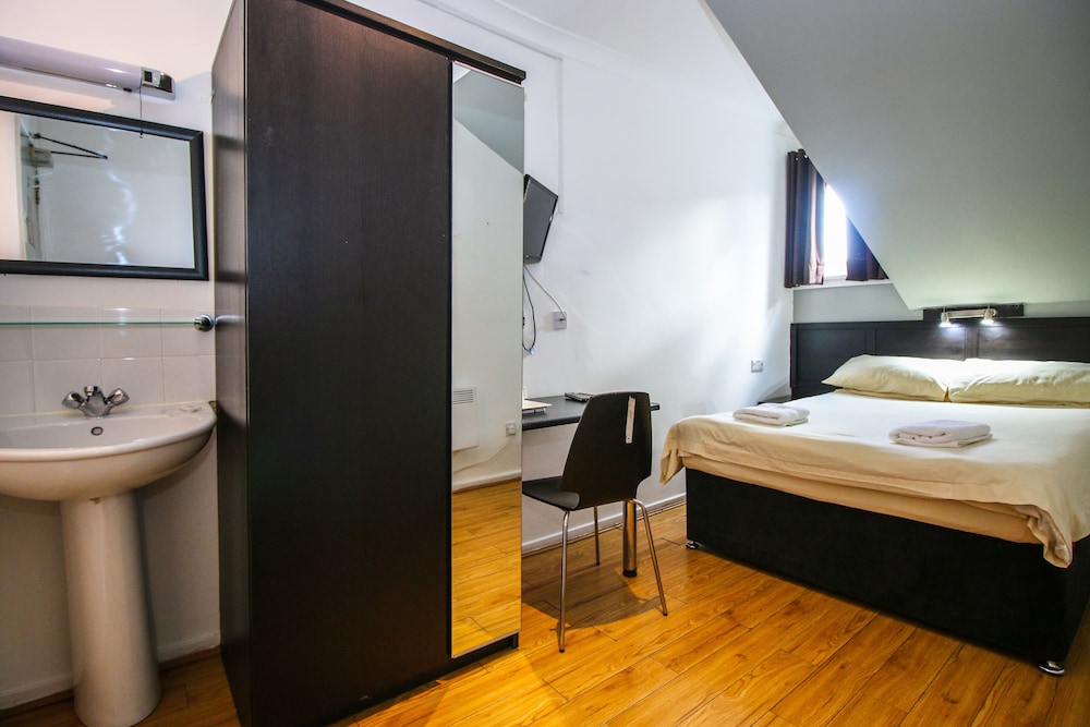 Charing Cross Guest House 36/62