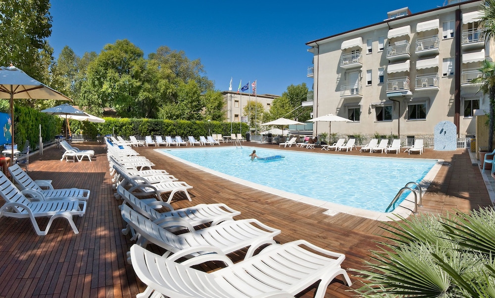Hotel St. Moritz 2/46
