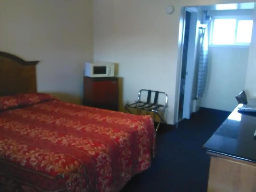 Holiday Motel Oakdale 31/66