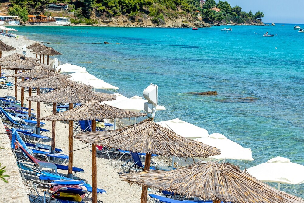 Xenios Dolphin Beach Hotel 7/68