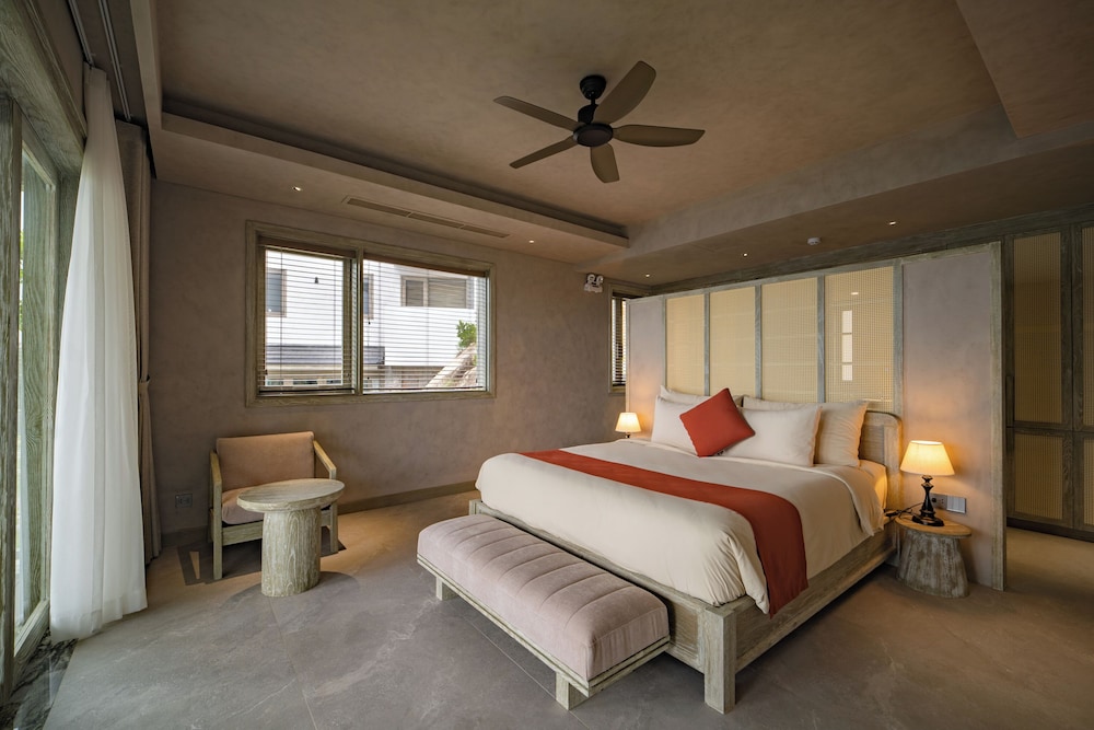 Crown Retreat Quy Nhon 28/88