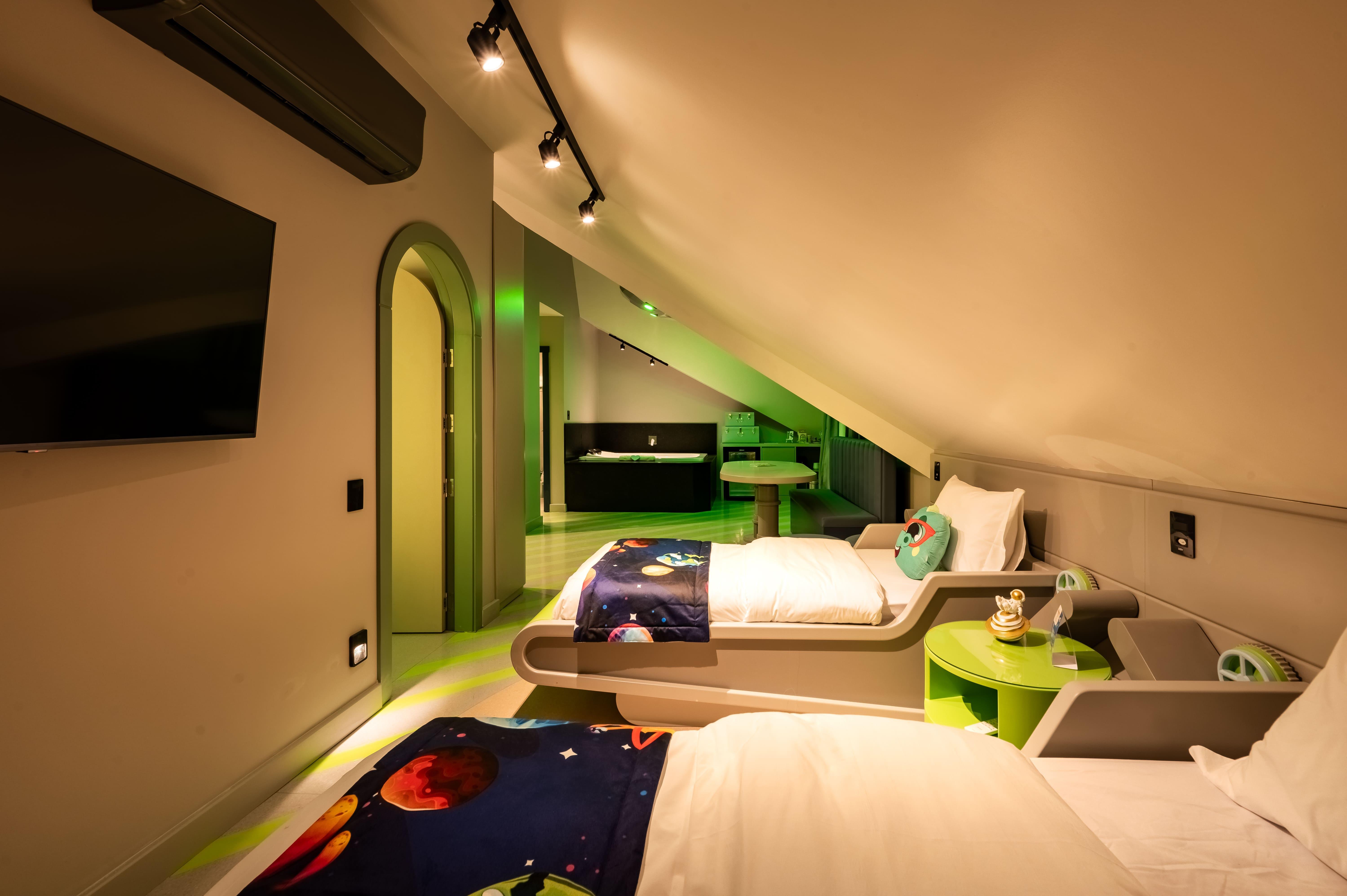 1 Bedroom, Super, Apartment