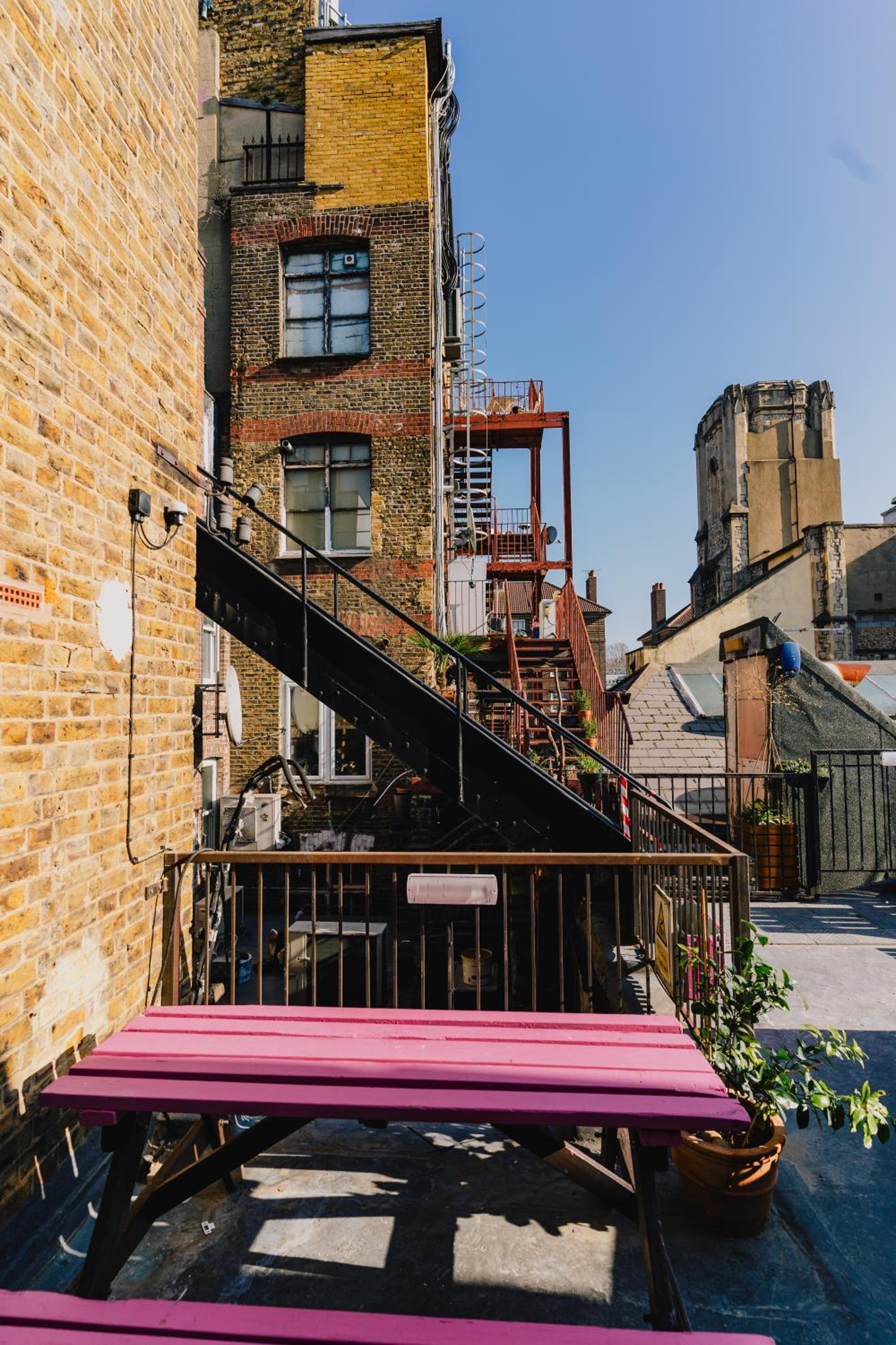 Hostelle - women only hostel London 21/26
