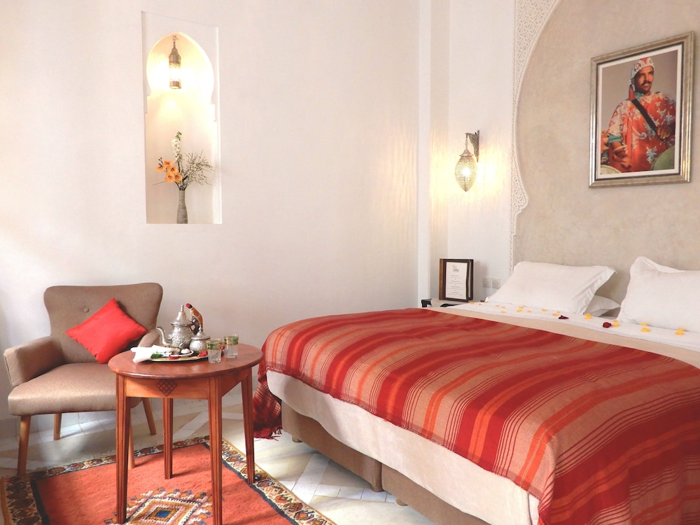 Riad Carina 18/75