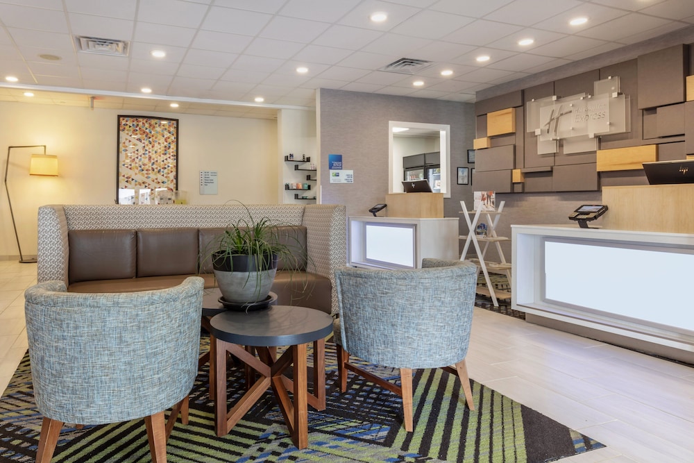 Holiday Inn Express Metropolis 5/43