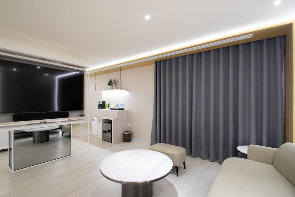 168 Motel Zhongli 2 32/54