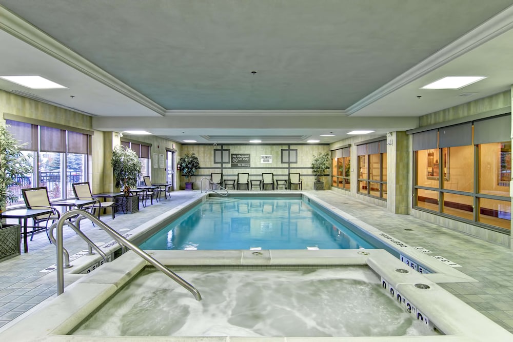 Hampton Inn and Suites by Hilton Guelph 3/58