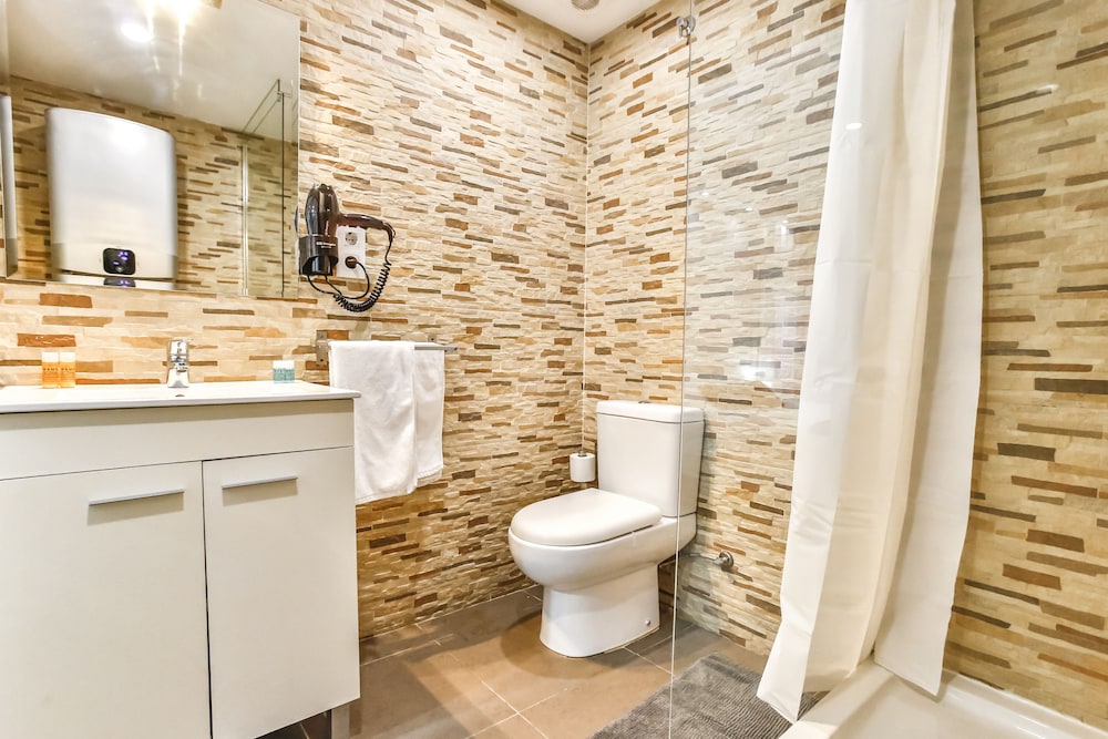 Laramond Barcelona Rooms 49/58