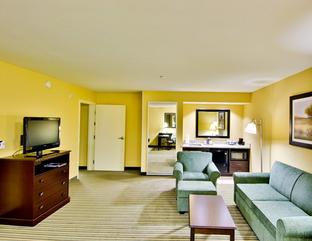 Hampton Inn And Suites Moreno Valley 37/63