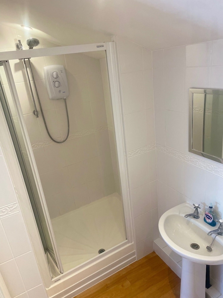 Beach House 3 Bed Penthouse Apartment 48/50