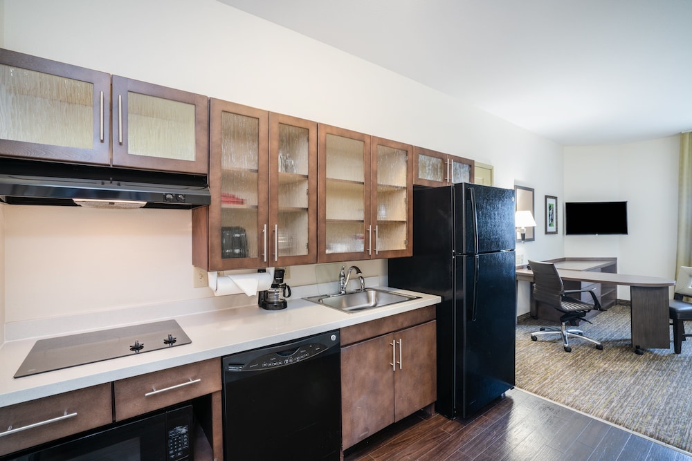 Candlewood Suites Auburn 33/44