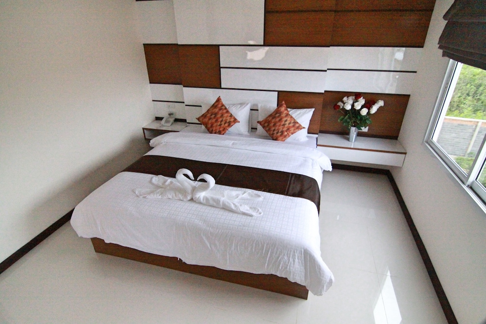 Ttt Hotel 29/48