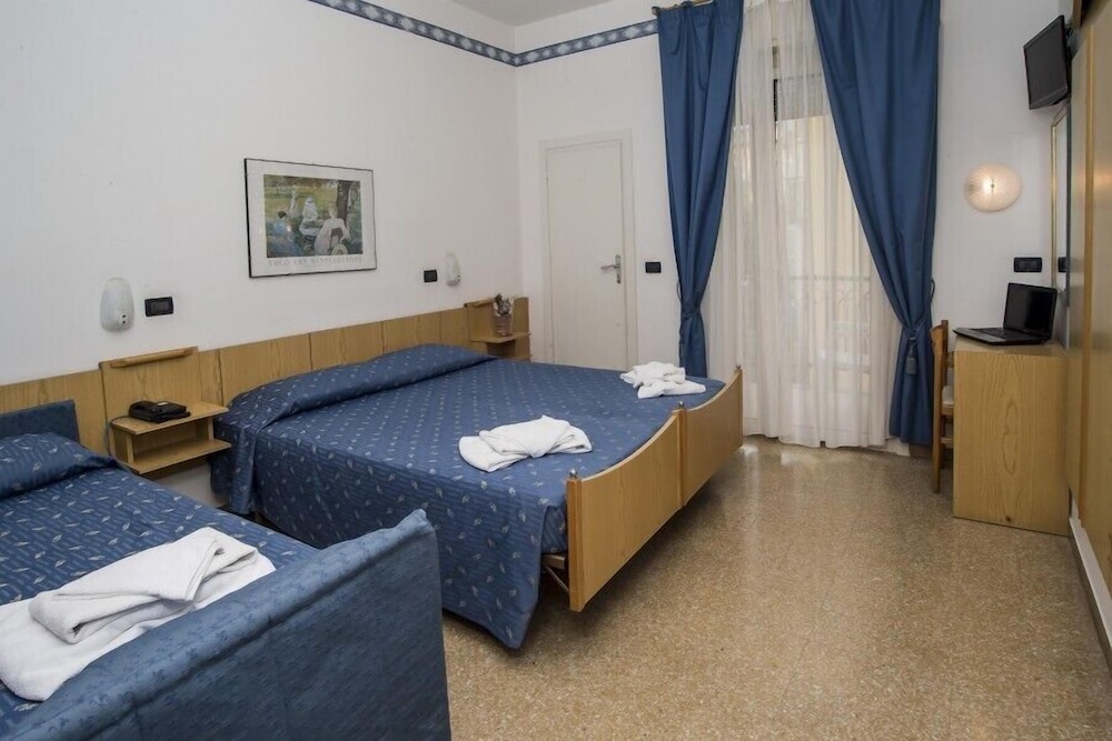 Hotel Piccinelli 12/63