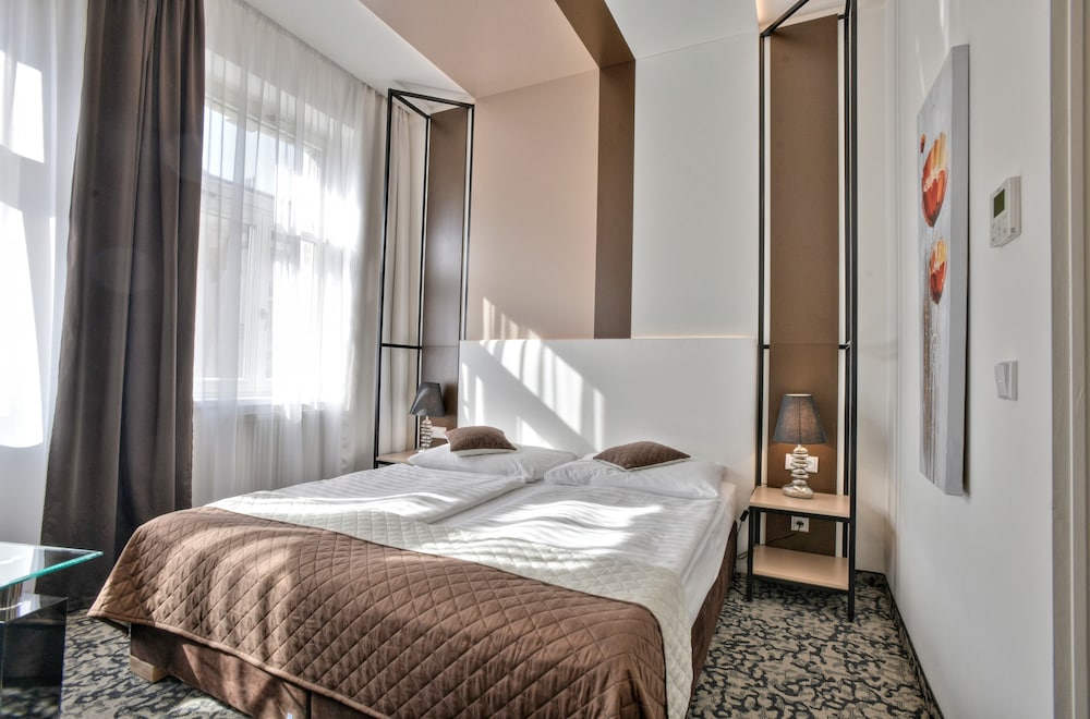 Hotel Machova 10/50