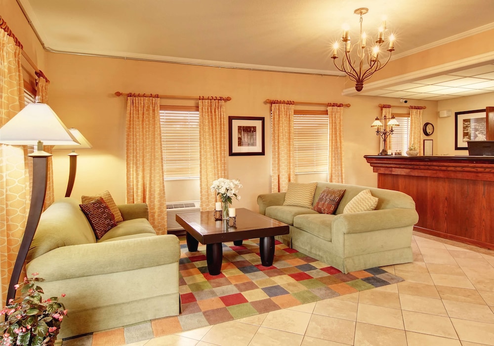 Phoenix Inn Suites South Salem 35/57