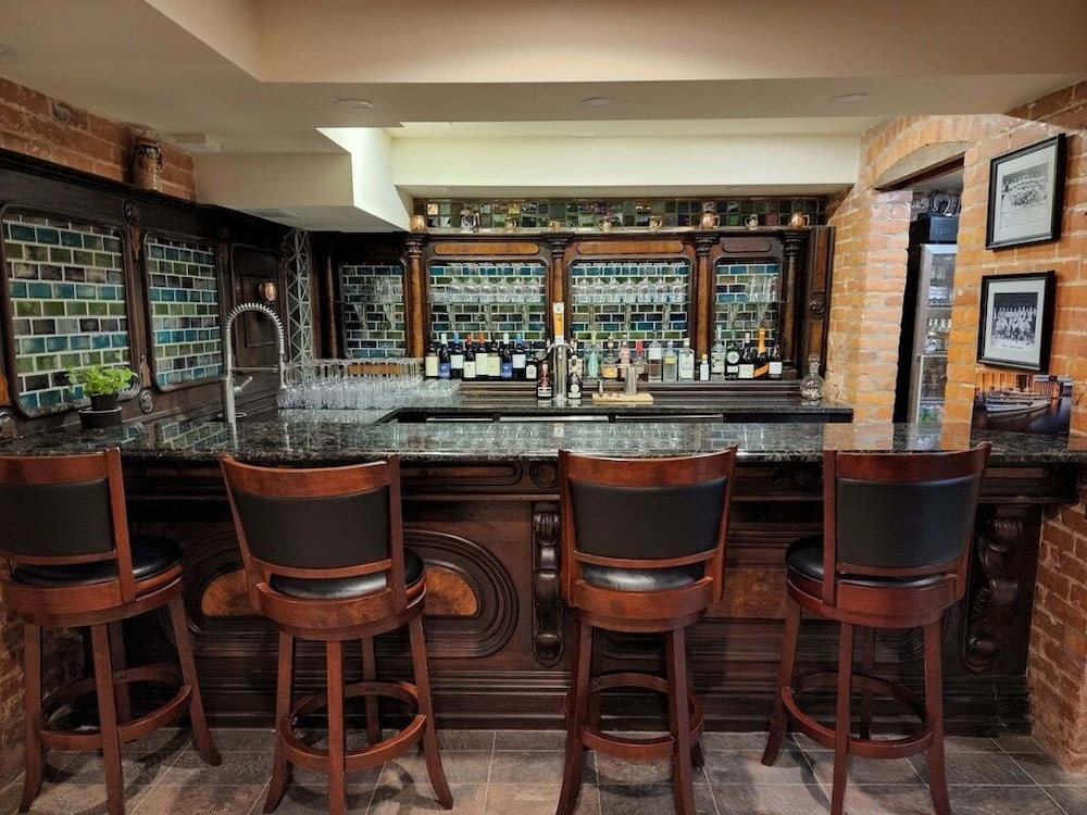 Frederick Stearns House Historic Inn 32/50