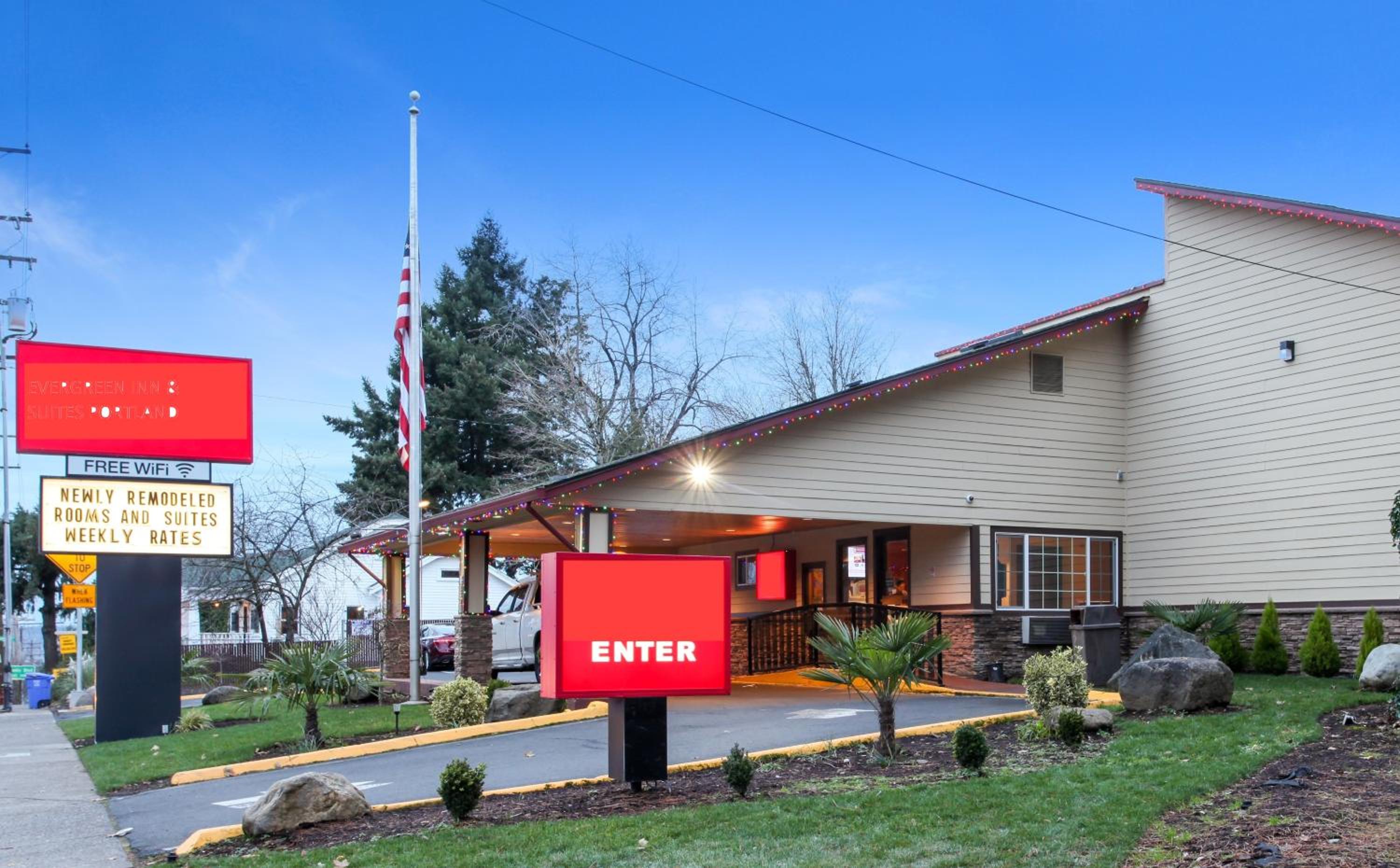 Evergreen Inn & Suites Portland photo1