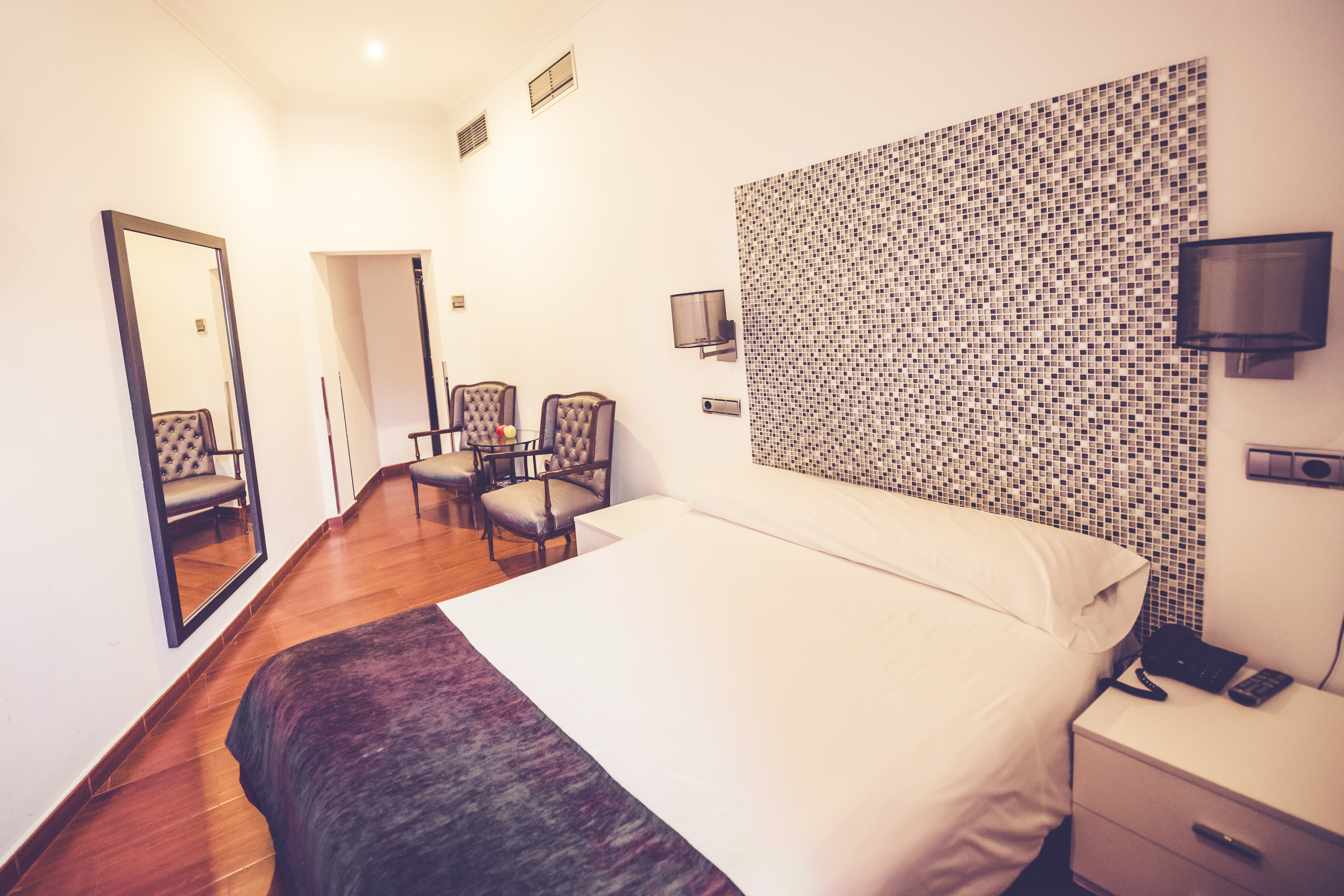 Hostal Sol Los Angeles 25/50