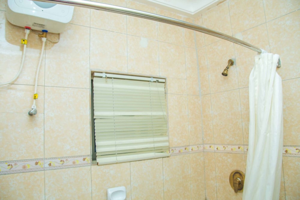 Royal Crest Hotel & Suites 49/50