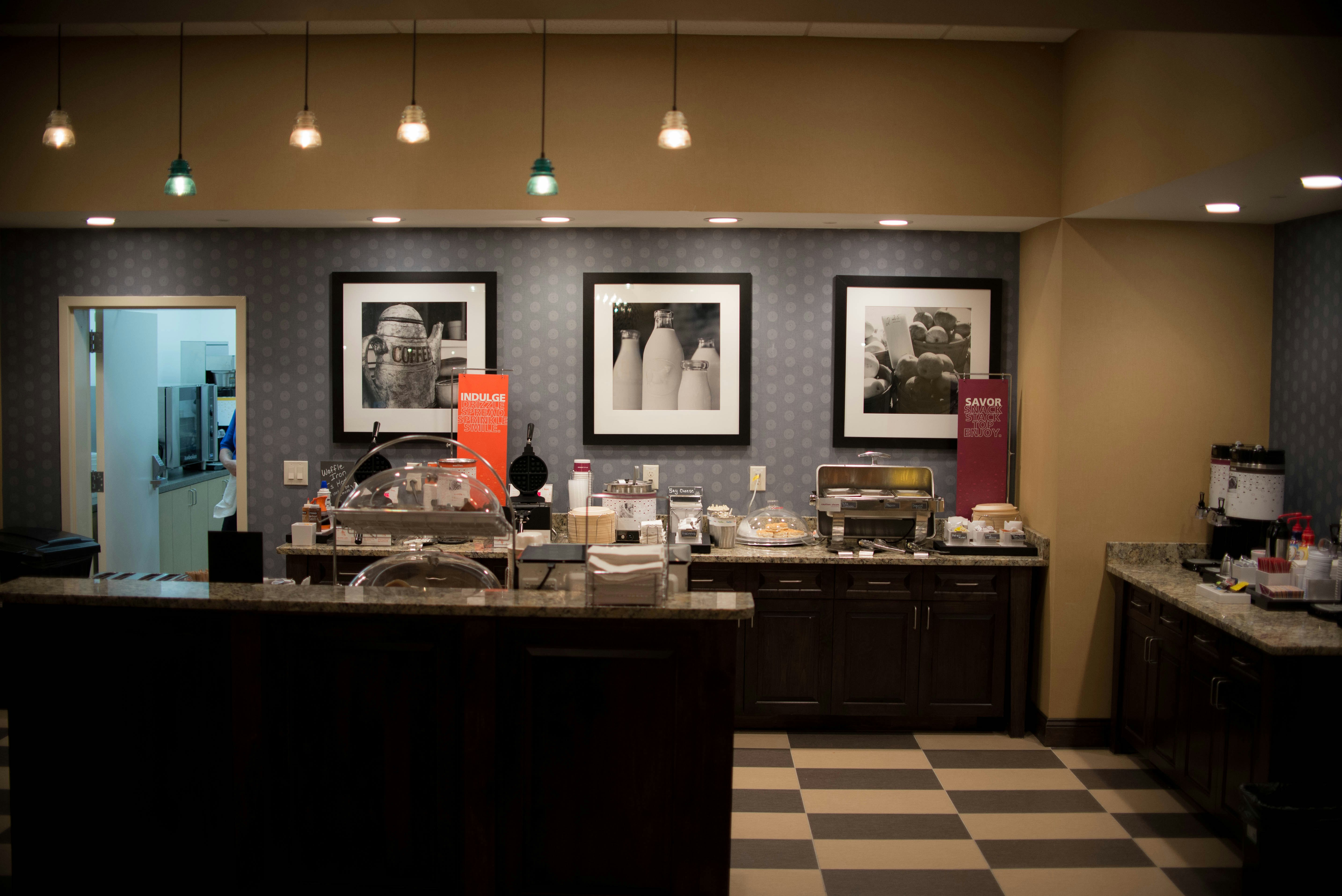 Hampton Inn & Suites Hartsville 58/76