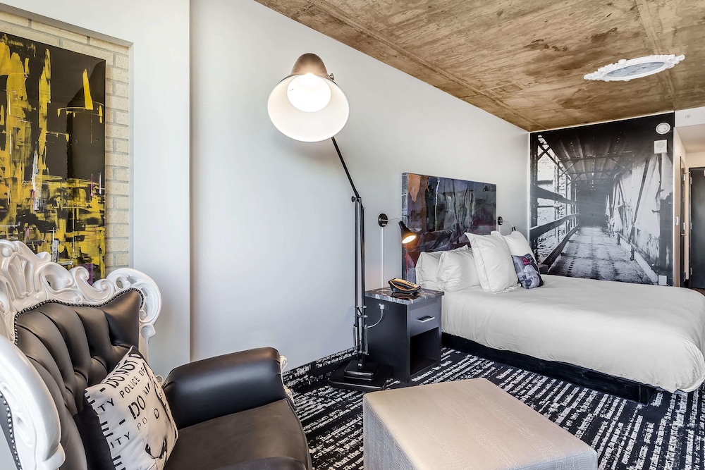 Lorenzo Hotel Dallas, Tapestry Collection by Hilton 26/82