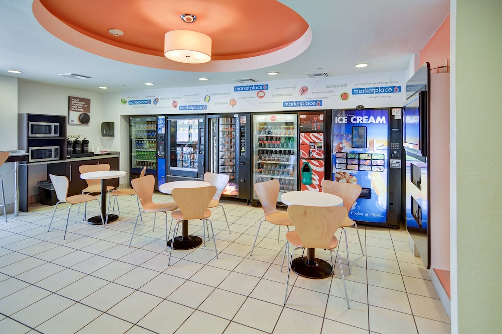 Motel6 Roanoke, TX - Northlake - Speedway 34/48