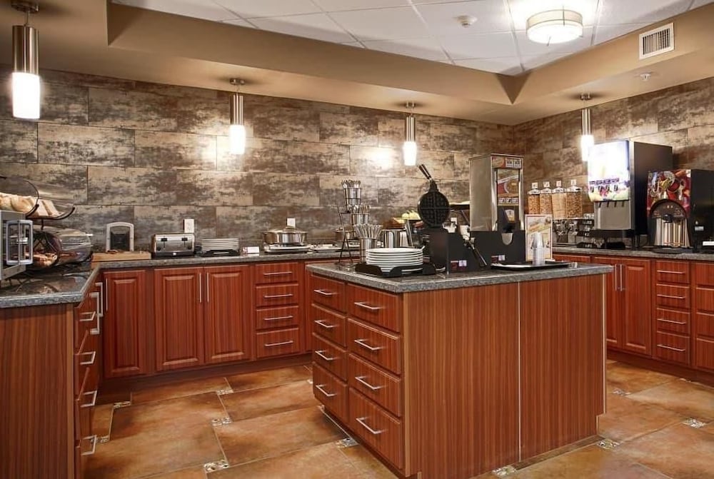 Days Inn By Wyndham Redwater 5/25