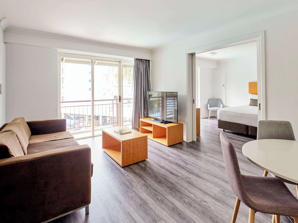 Novotel Cairns Oasis Resort 50/80