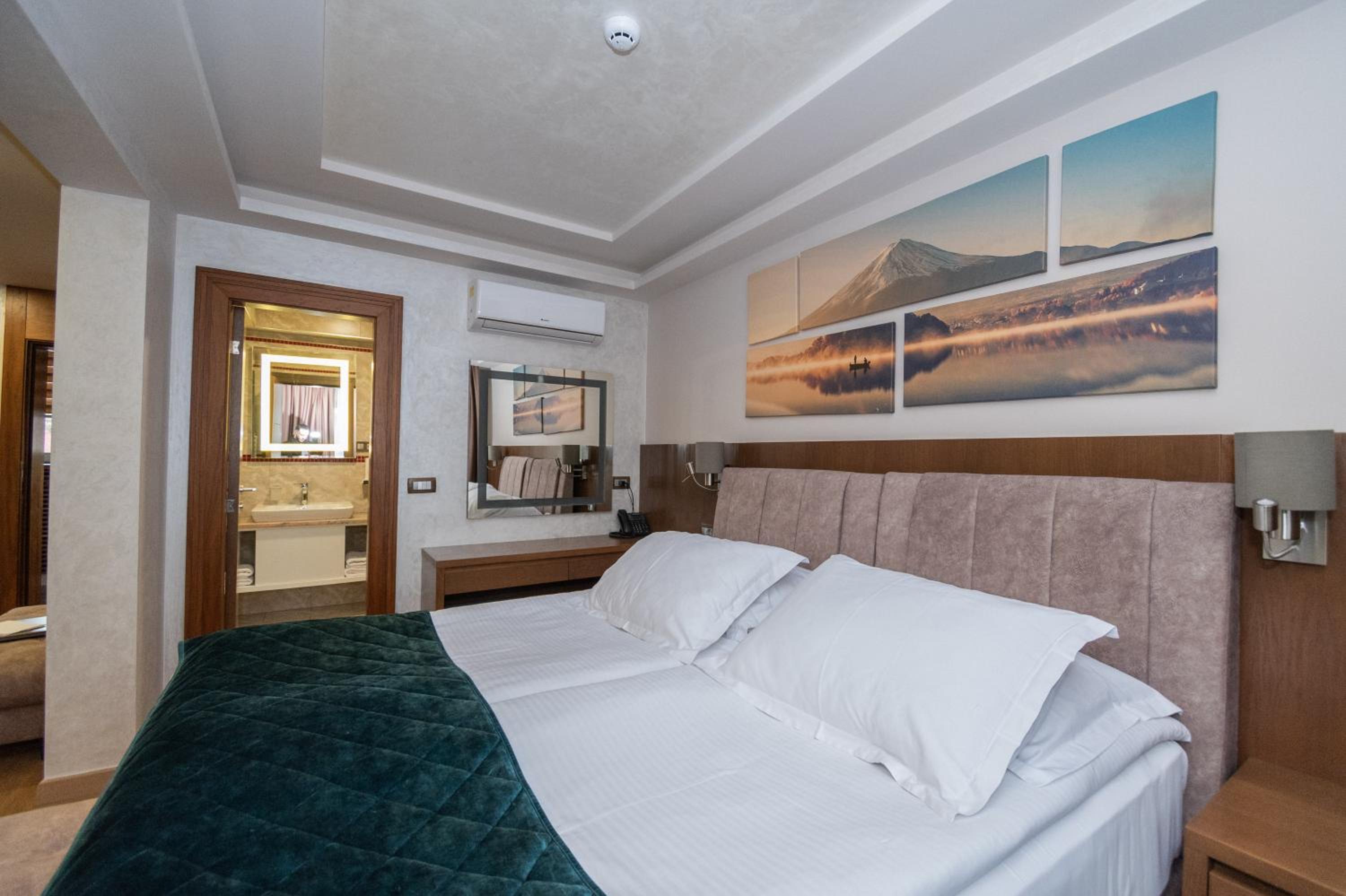 جناح ديلوكس، Hotel Park 6/10