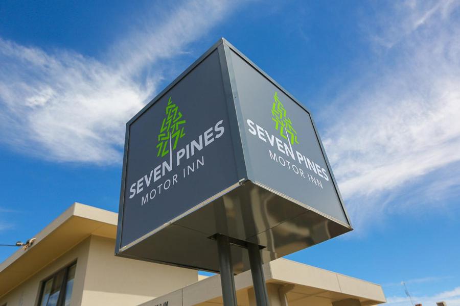 Seven Pines Motor Inn 4/22
