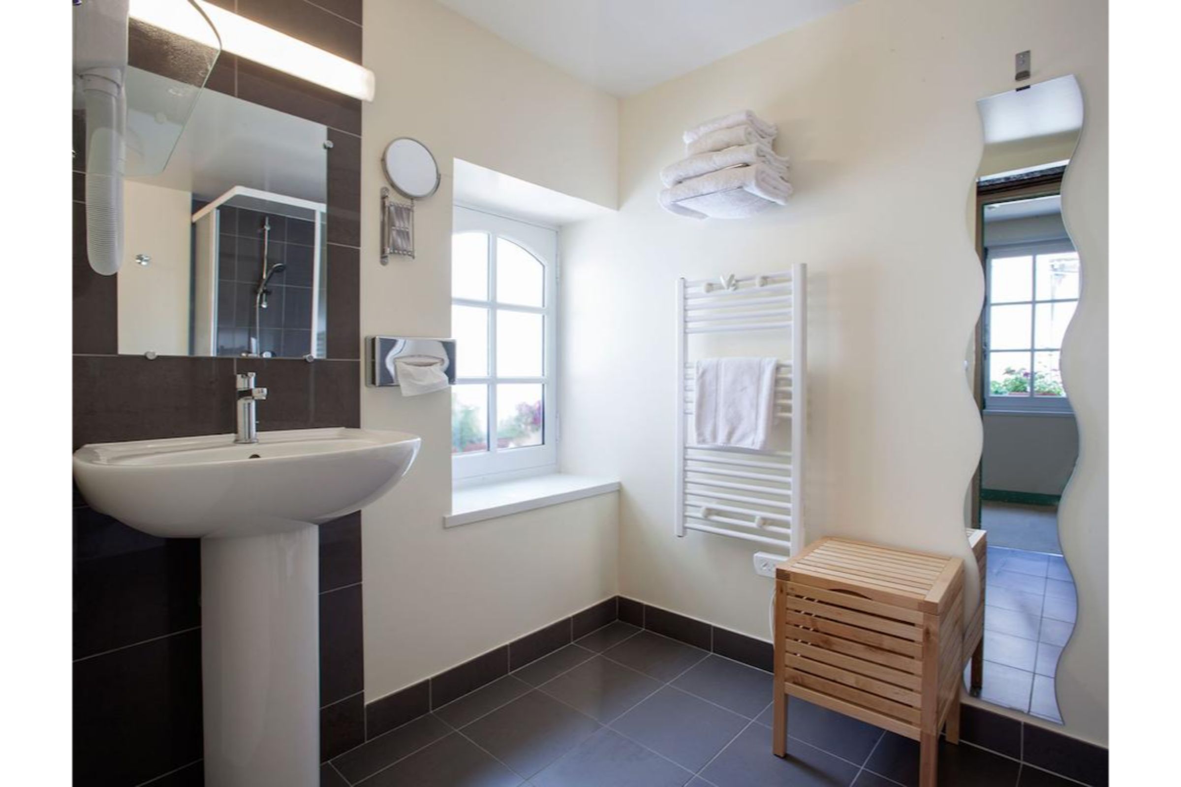 Logis Hotel Le Puits Dore 50/50