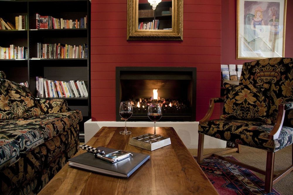 THE MARTINBOROUGH HOTEL 72/85