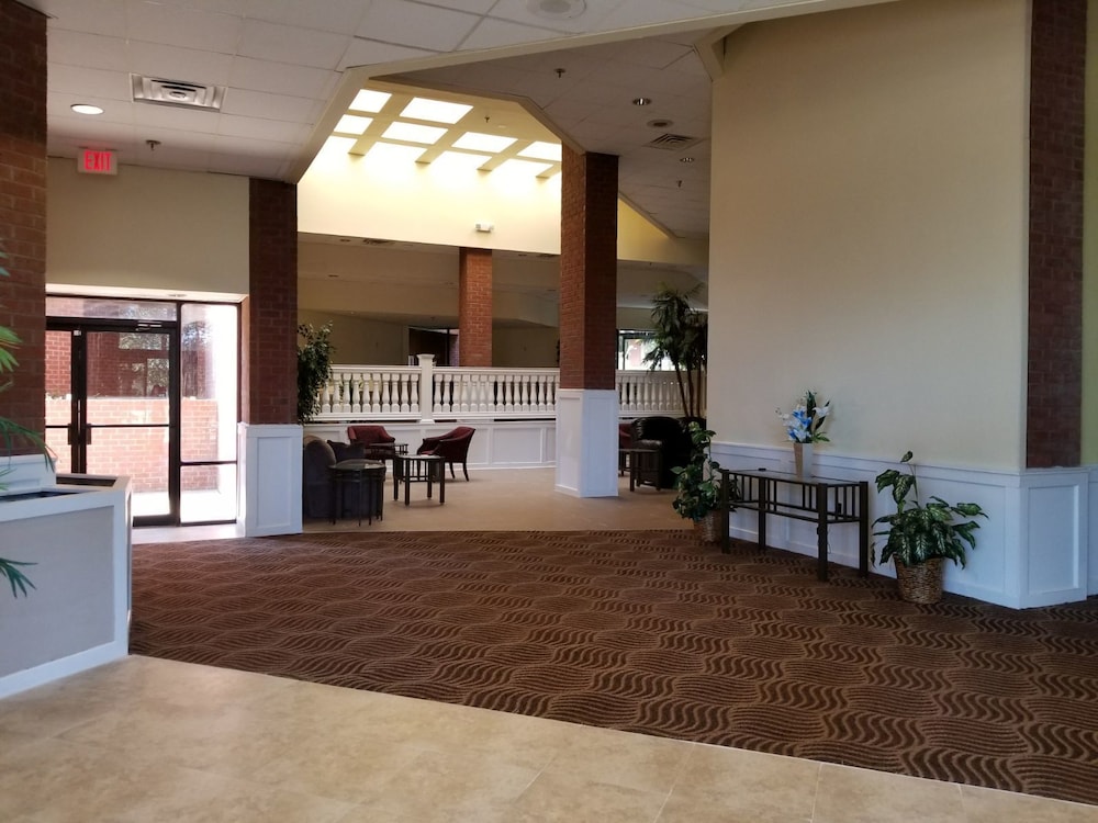 Days Inn Suites Tallahassee Conference Center I 10 Hotel 10/57