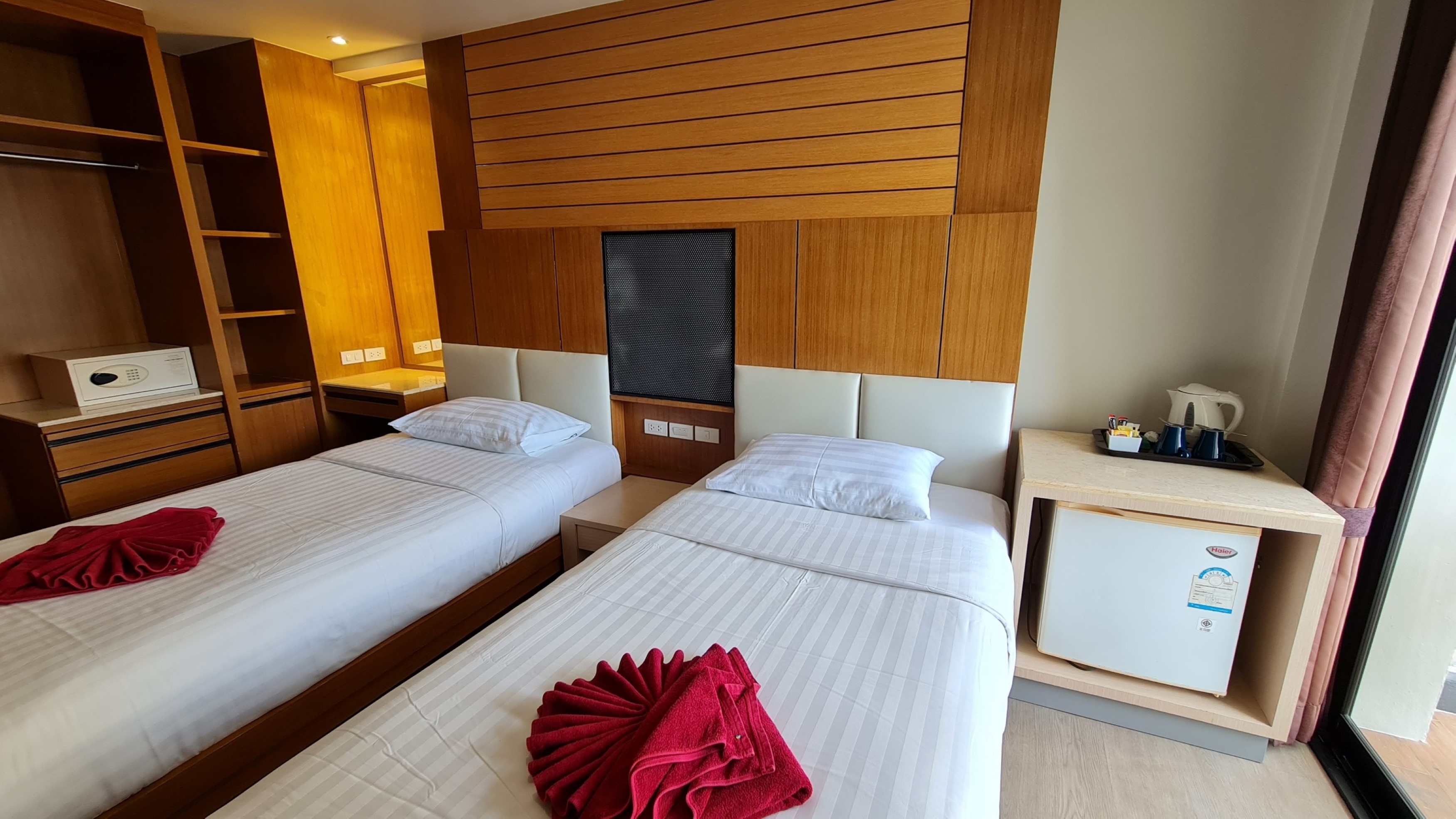 Room Actually 6/38