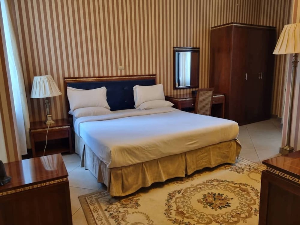 The Residence Suite Hotel 7/42