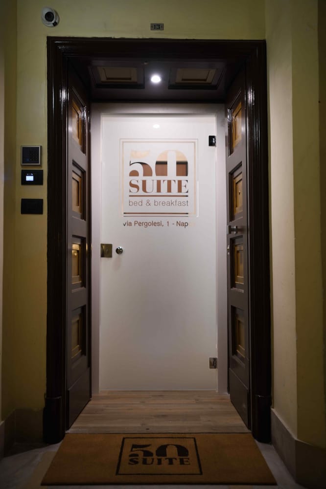 50 SUITE B&B 18/39