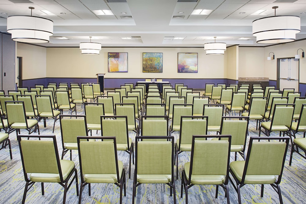 Hilton Garden Inn Hartford North/Bradley Intl Airport 46/50