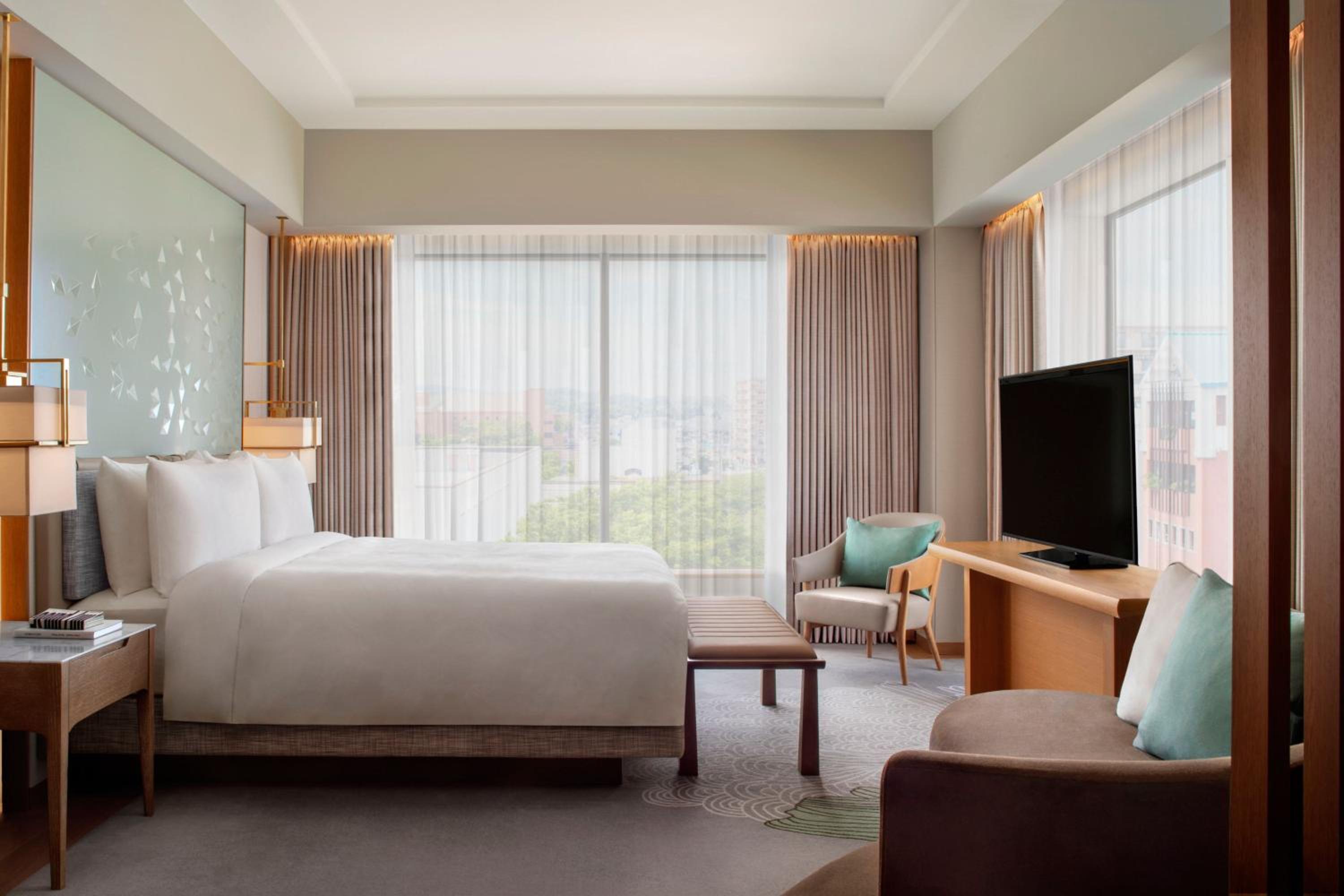 Executive, Suite, King Bed, City View, JW Marriott Hotel Nara 2/6