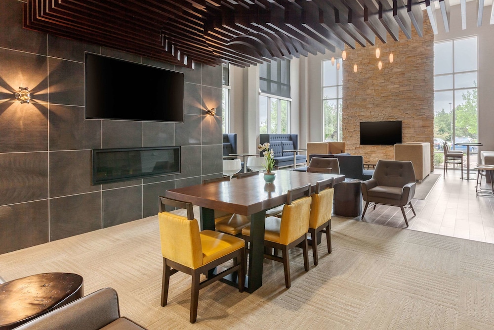 Cambria Hotel Denver International Airport 51/63