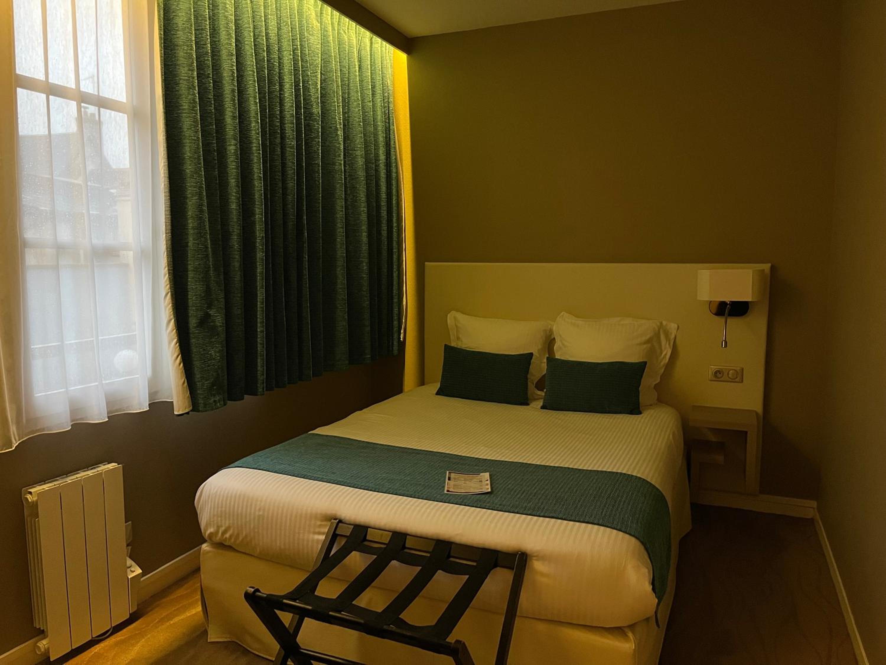 Room, Single