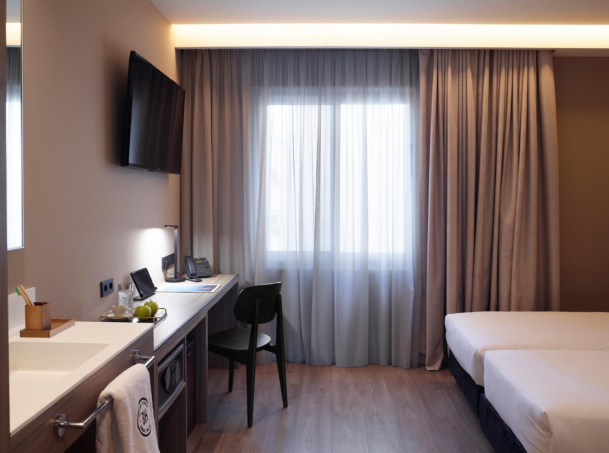 Urban, Double or Twin Bed