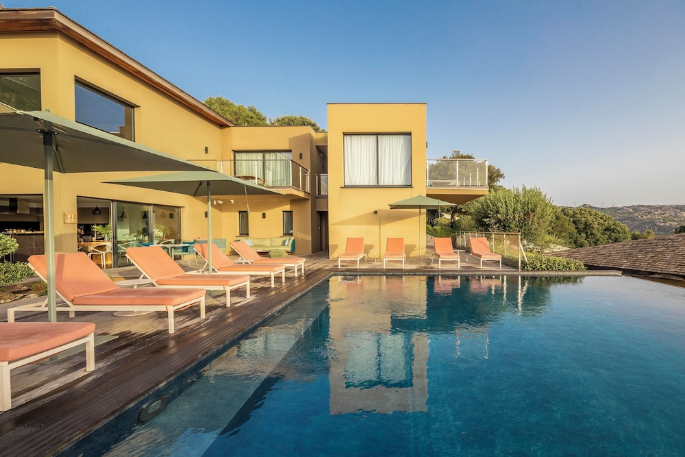 Hotel Version Maquis Santa Manza 40/50